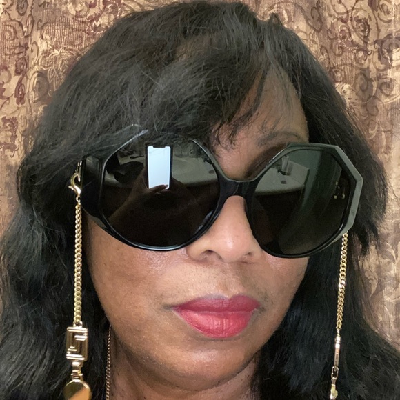 Meet your Posher, Ozie - Picture 2 of 2